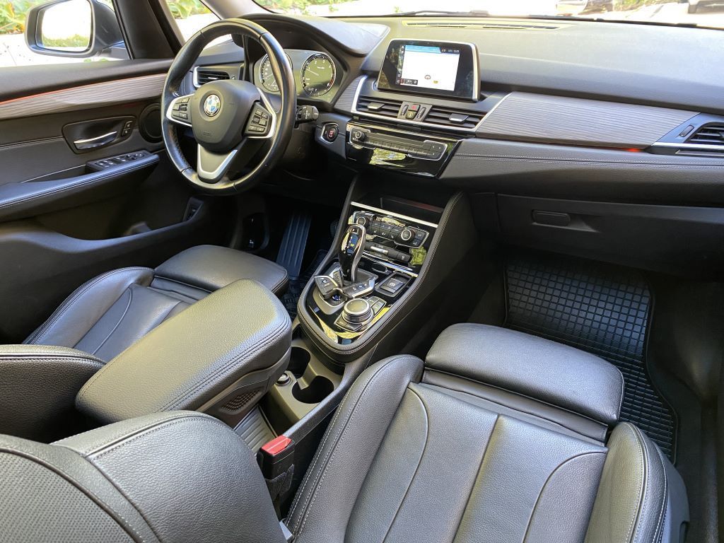 BMW 218D F4511