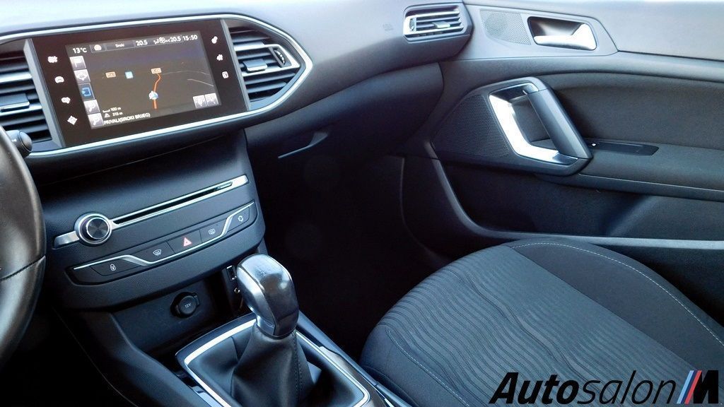 Peugeot 308 1.6 Bluehdi 2016.G Srebrena 136000 DSCN7336