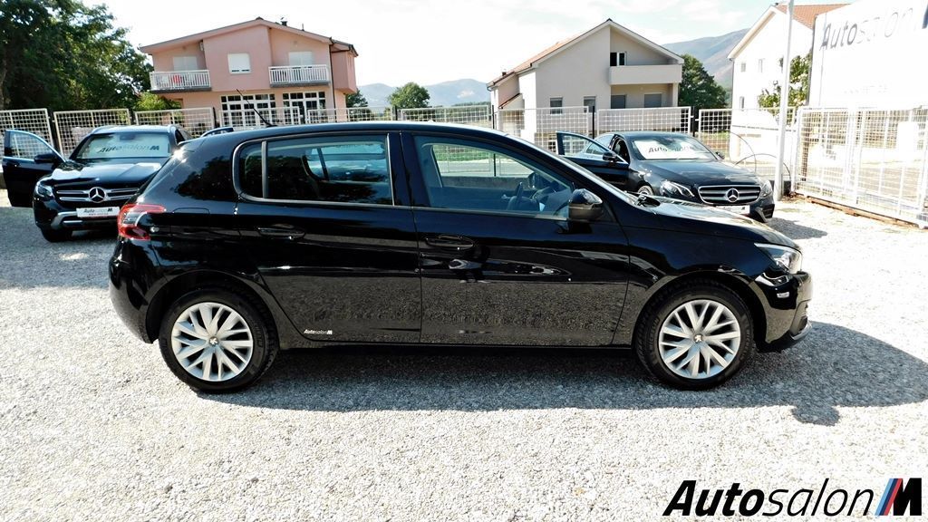 Peugeot 308 2018 Crni DSCN4369
