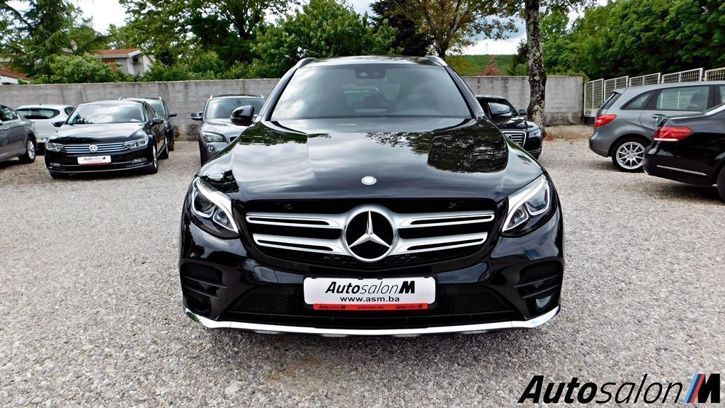 Mercedes GLC AMG Line 2017 Crna 23
