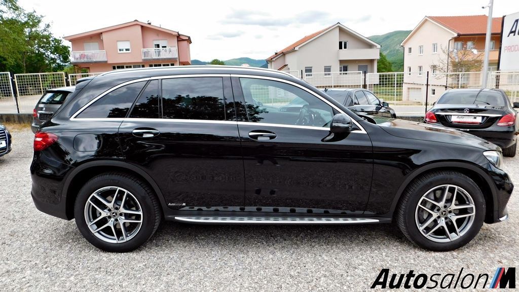 Mercedes GLC AMG Line 2017 Crna 48