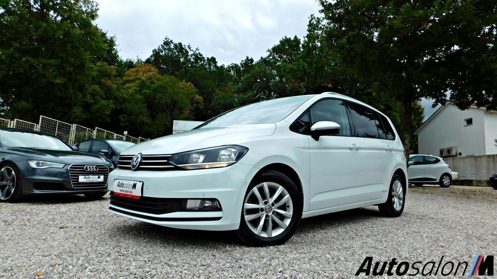 3 Volkswagen Touran 2.0 TDI DSG 2017 7 Sjedištadscn4761