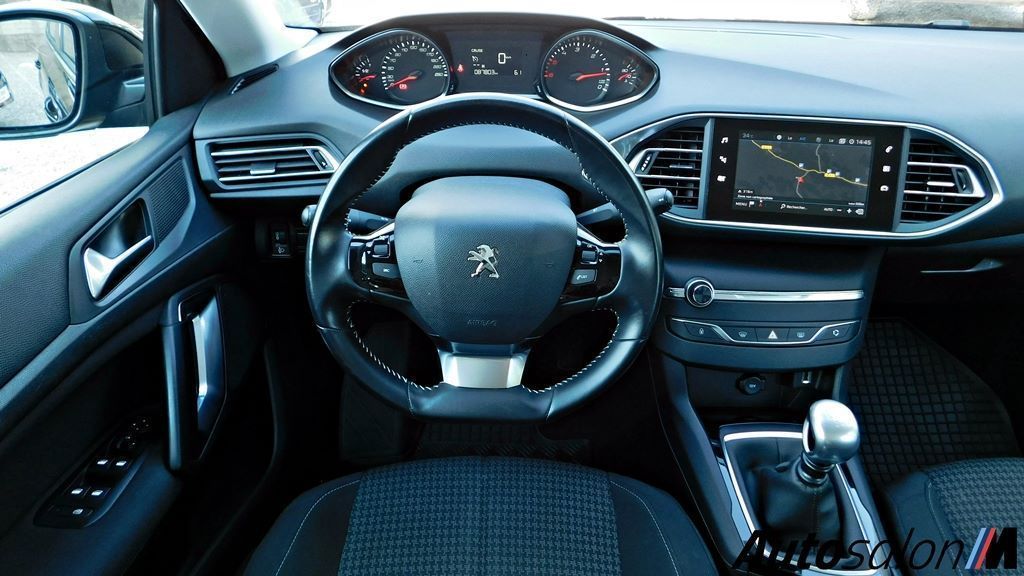 Peugeot 308 2018 Crni DSCN4382