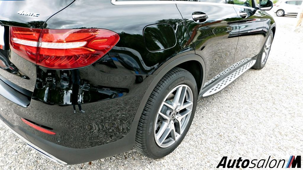 Mercedes GLC AMG Line 2017 Crna 31