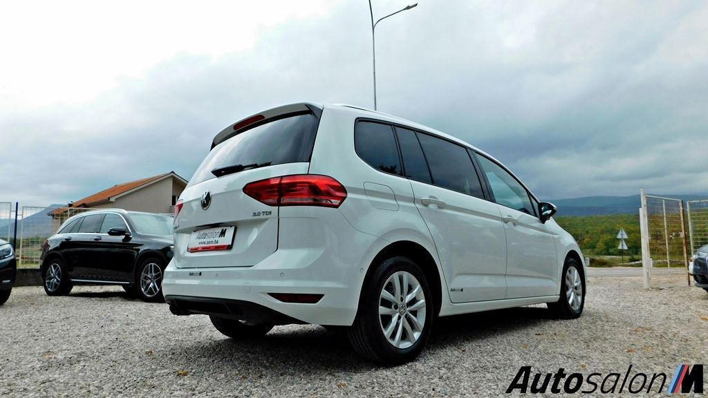 10 Volkswagen Touran 2.0 TDI DSG 2017 7 Sjedištadscn4776