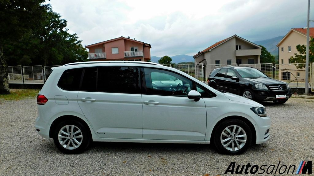 11 Volkswagen Touran 2.0 TDI DSG 2017 7 Sjedištadscn4777