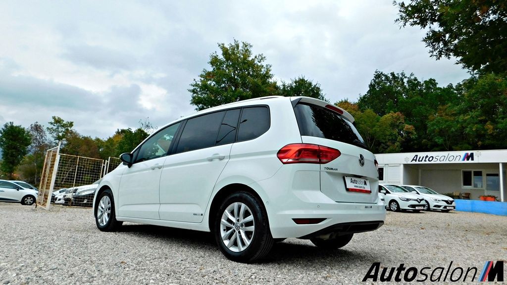 7 Volkswagen Touran 2.0 TDI DSG 2017 7 Sjedištadscn4773