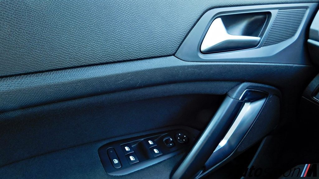 Peugeot 308 2018 Crni DSCN4390