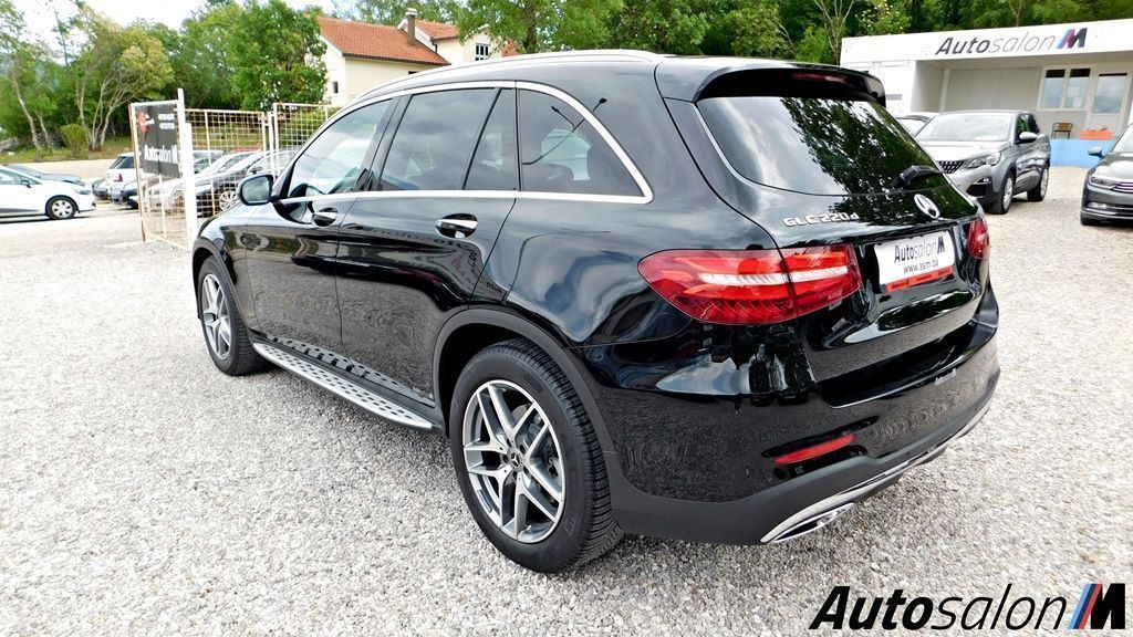 Mercedes GLC AMG Line 2017 Crna 25
