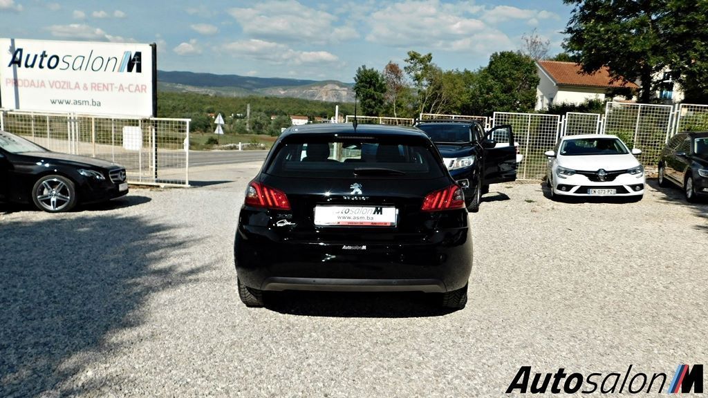 Peugeot 308 2018 Crni DSCN4366