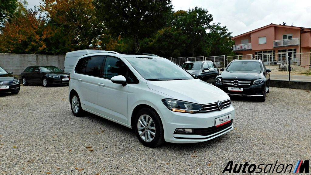 12 Volkswagen Touran 2.0 TDI DSG 2017 7 Sjedištadscn4778