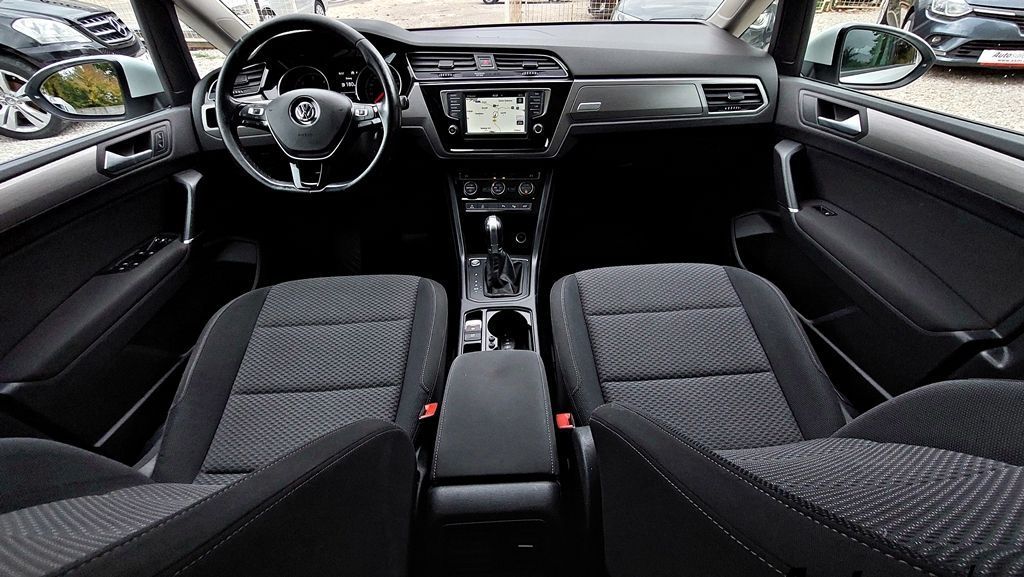 17 Volkswagen Touran 2.0 TDI DSG 2017 7 Sjedišta20211022 155524
