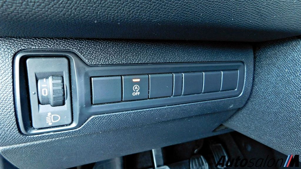 Peugeot 308 2018 Crni DSCN4397