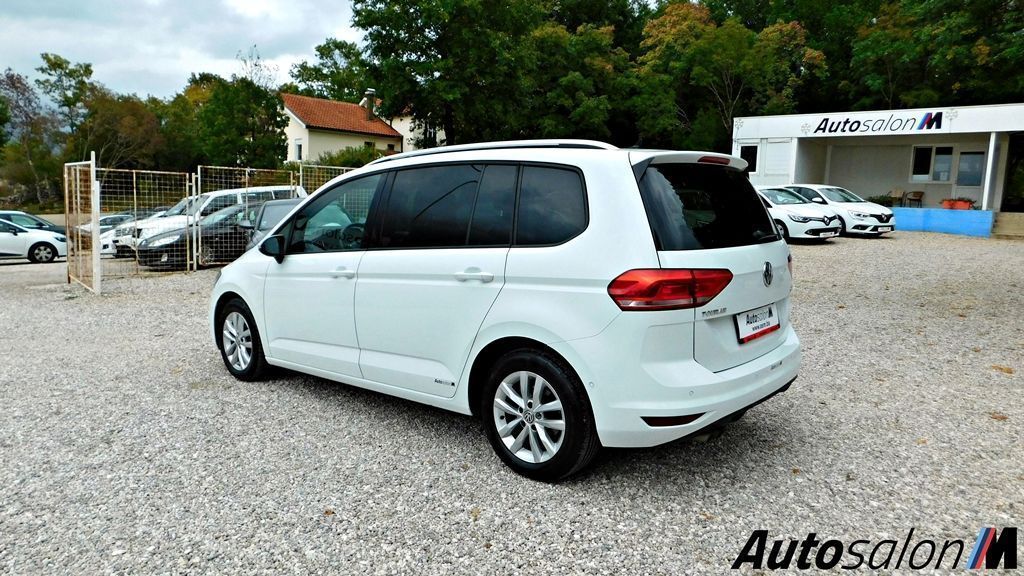 6 Volkswagen Touran 2.0 TDI DSG 2017 7 Sjedištadscn4772