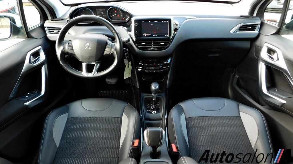 Peugeot 2008 2019 Bijeladscn8114