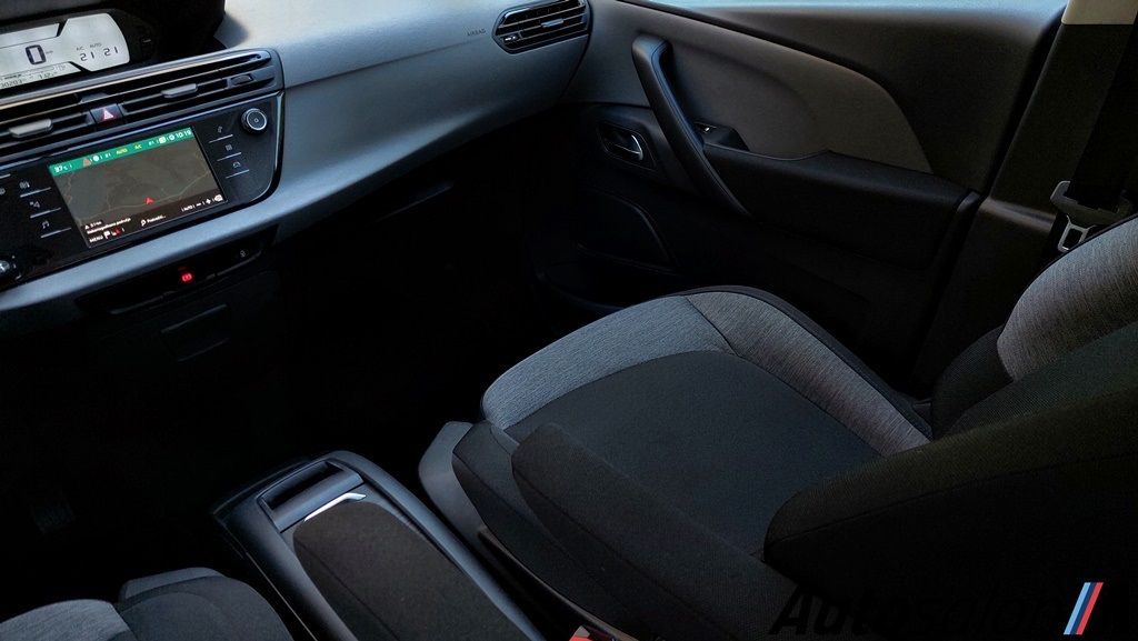 692 Citroen C4 7 Sjedišta Automatik 2019 20220720 111936