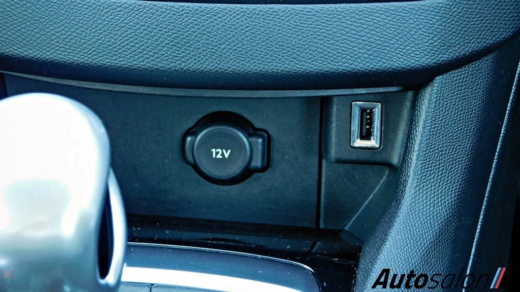 Peugeot 308 2018 Crni DSCN4385