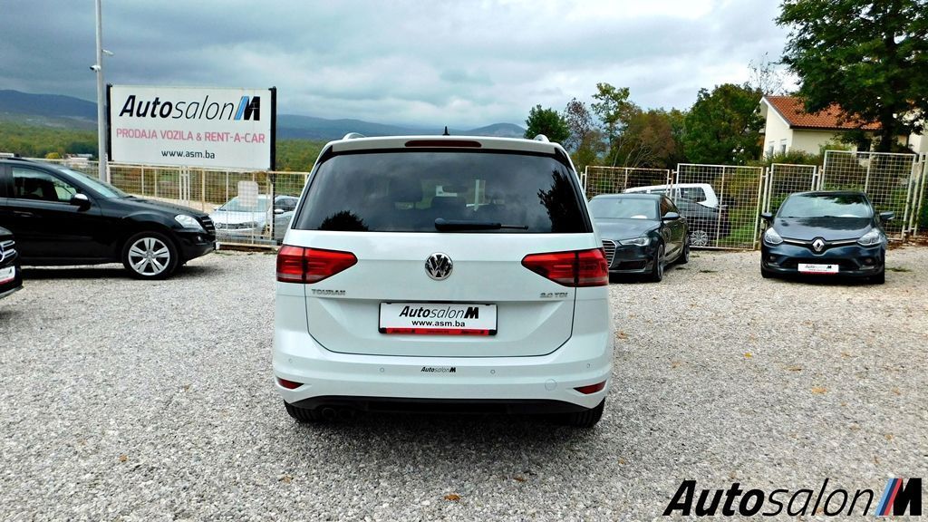 8 Volkswagen Touran 2.0 TDI DSG 2017 7 Sjedištadscn4774