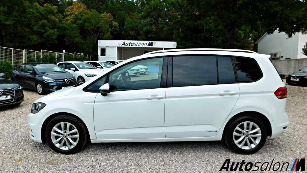 5 Volkswagen Touran 2.0 TDI DSG 2017 7 Sjedištadscn4771