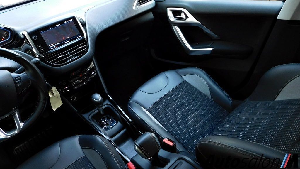 Peugeot 2008 2019 Bijeladscn8127