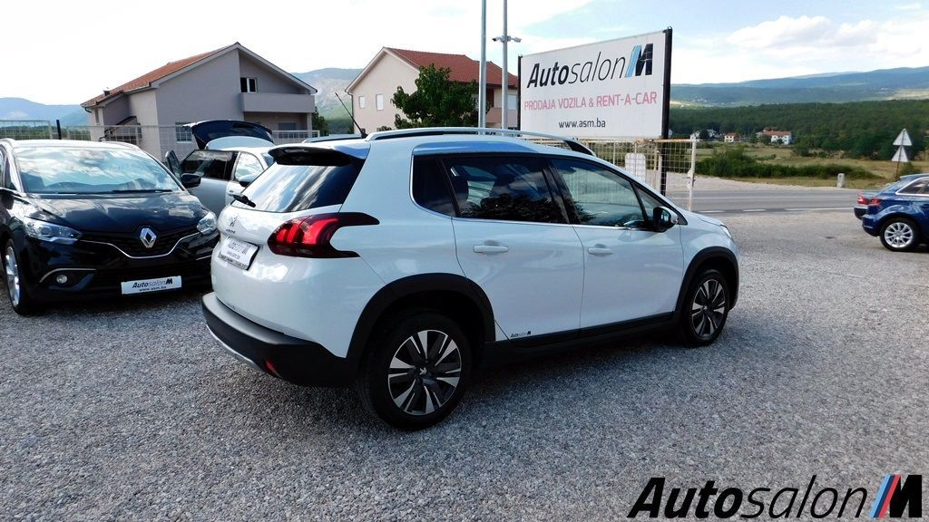 Peugeot 2008 2019 Bijeladscn8108